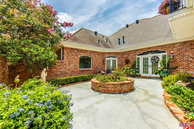 $879,900 | 222 Tiger Tail Road, Houma, LA 70360