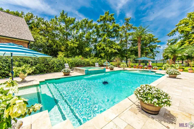 $879,900 | 222 Tiger Tail Road, Houma, LA 70360