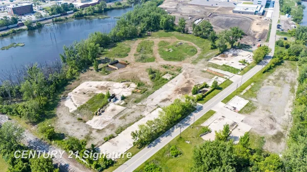 $2,025,000 | 1445 North Niagara Street, Unit 1420 N NIAGARA, Saginaw, MI 48602