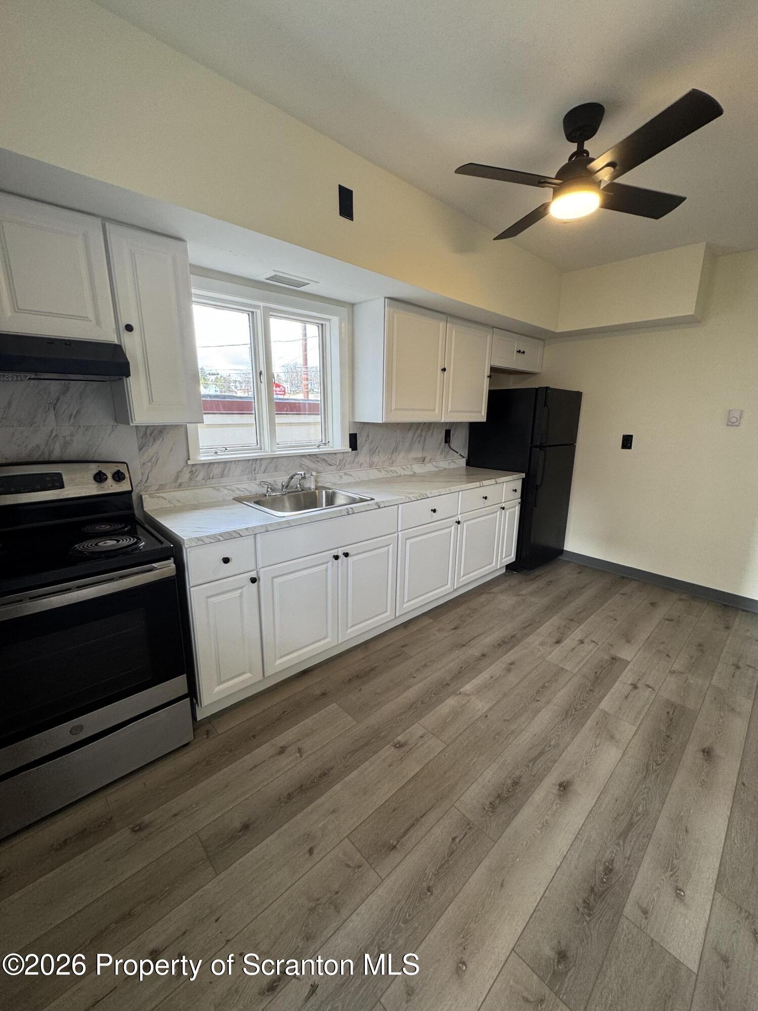 615 3rd Street, Unit 4 Dunmore, PA 18512 - Photo 4 of 17 IMG_9702