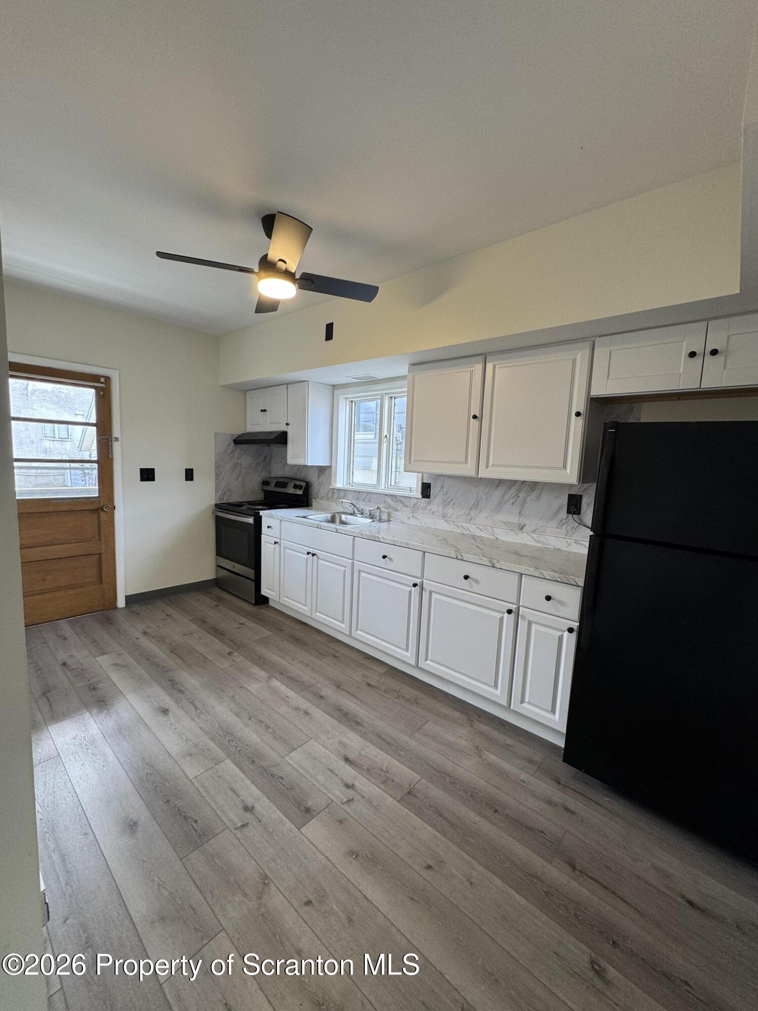 615 3rd Street, Unit 4 Dunmore, PA 18512 - Photo 5 of 17 IMG_9701