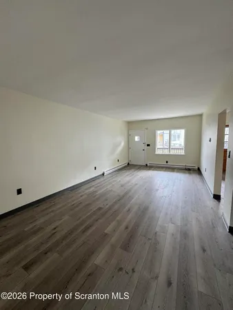$1,300 | 615 3rd Street, Unit 4, Dunmore, PA 18512