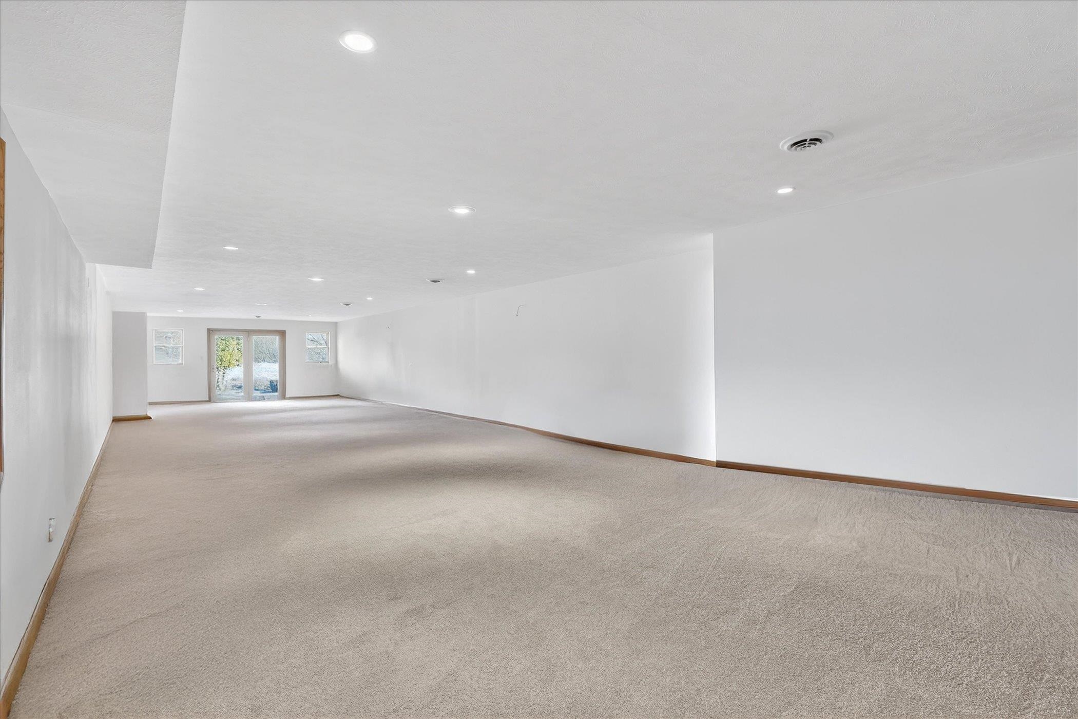 8306 East Crockett Road Roscoe, IL 61073 - Photo 38 of 61