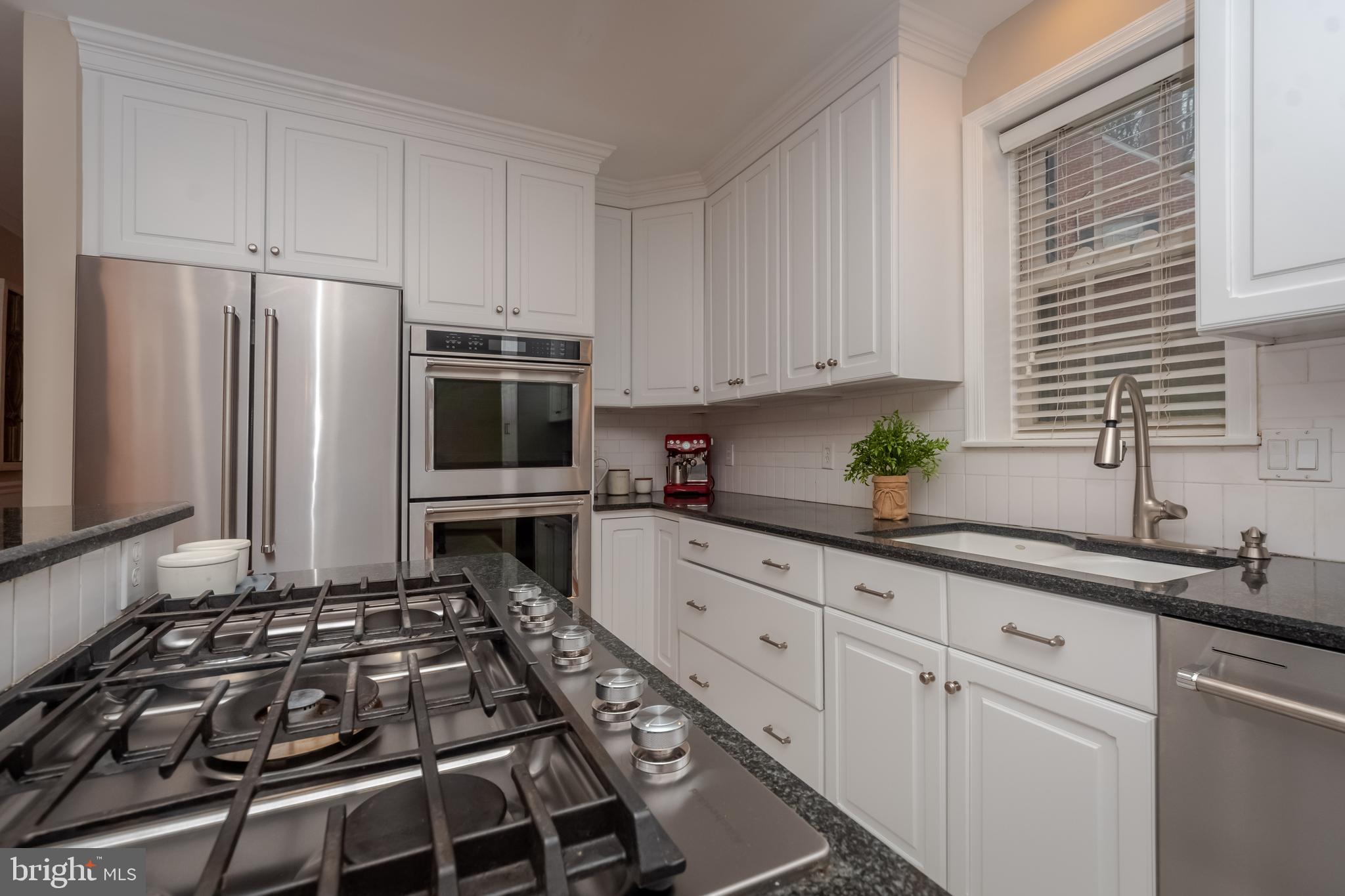 800 Ridgeleigh Road Baltimore, MD 21212 - Photo 14 of 79