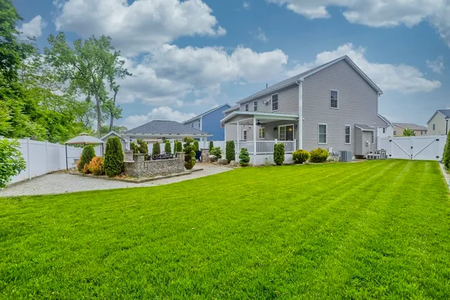a front view of house with yard