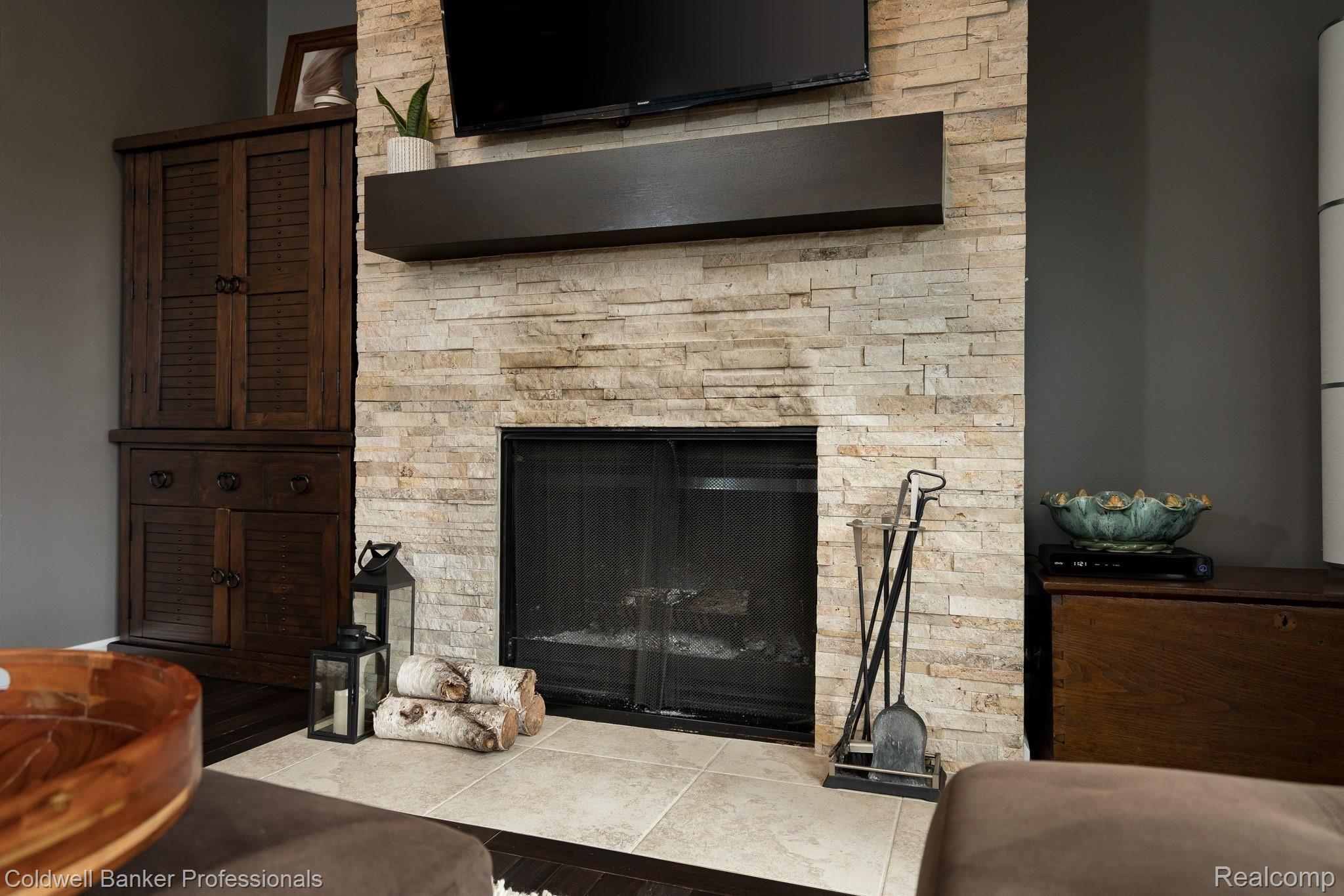 629 Bucknell Court Rochester, MI 48309 - Photo 9 of 37 629-Bucknell-Ct-09.JPG