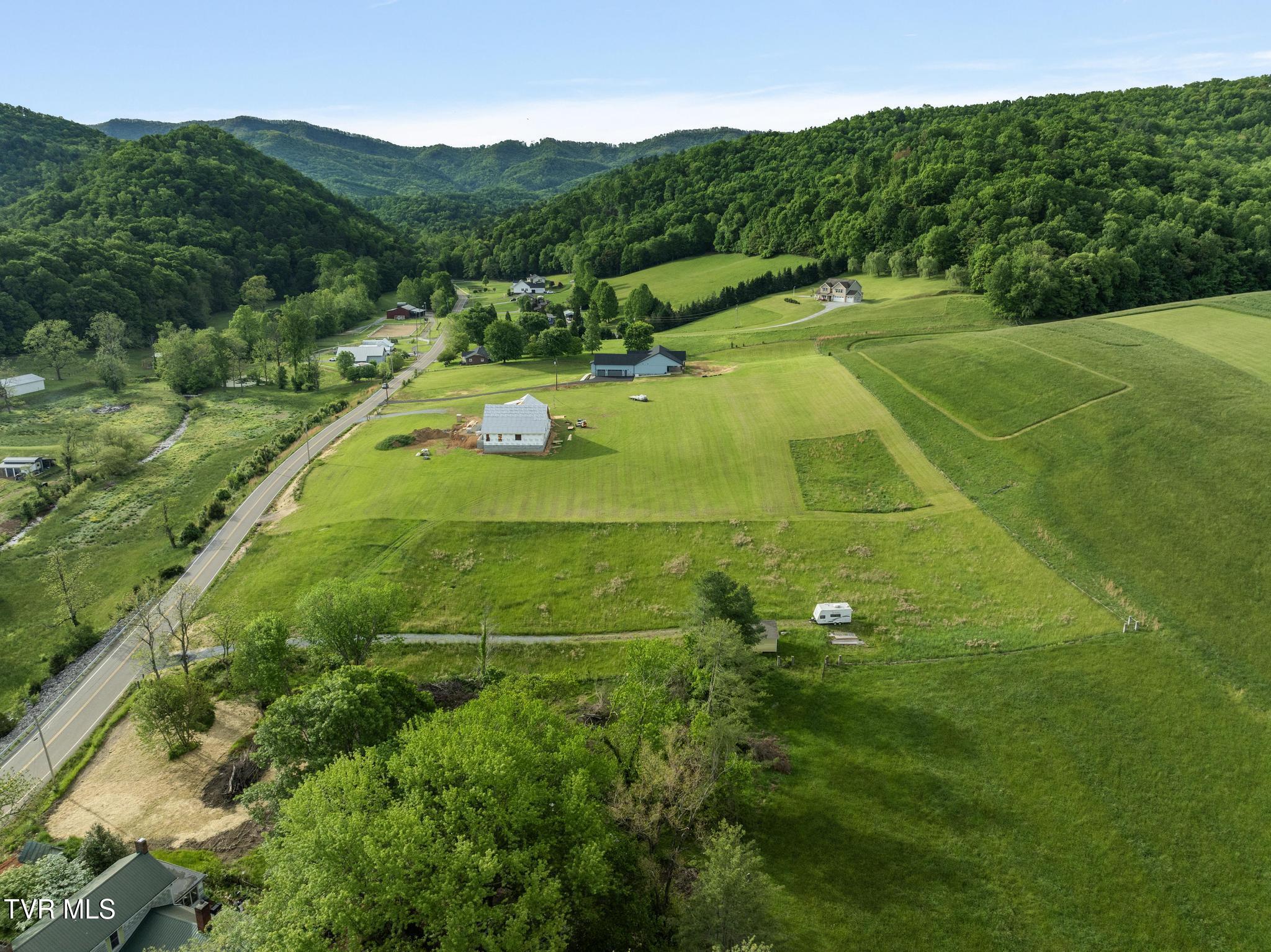 736 Laurels Road, Unit 11 Johnson City, TN 37601 - Photo 8 of 28 DJI_0396