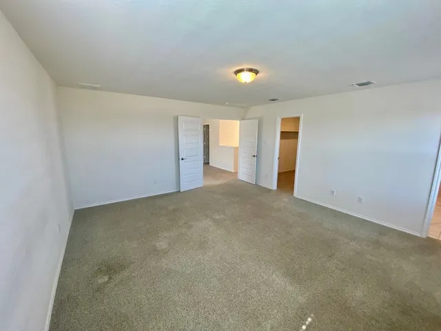 $2,300 | 1000 Danish Cove, Hutto, TX 78634