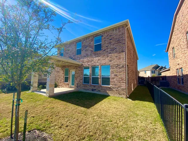 $2,300 | 1000 Danish Cove, Hutto, TX 78634