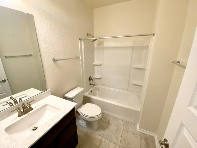 $2,300 | 1000 Danish Cove, Hutto, TX 78634