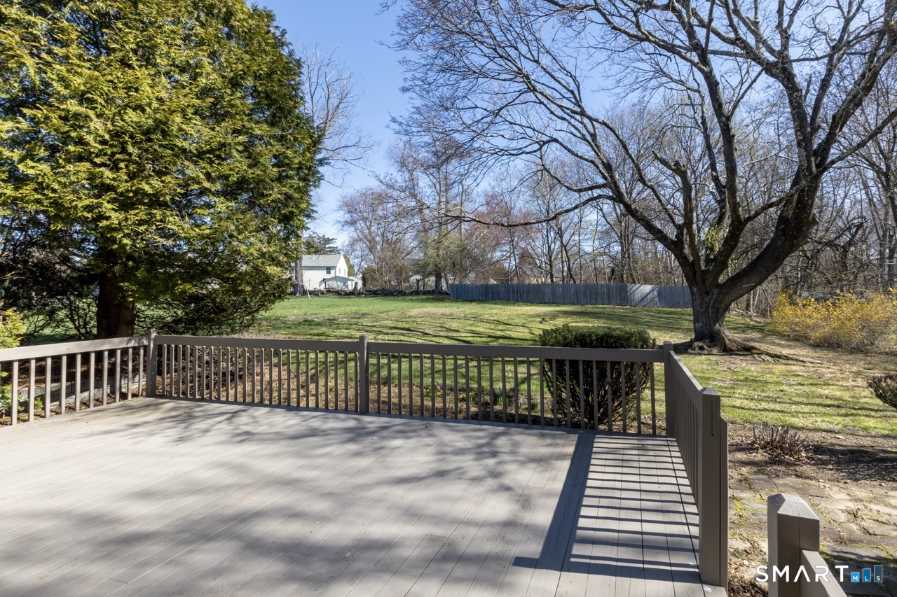 146 Warde Terrace Fairfield, CT 06825 - Photo 2 of 38