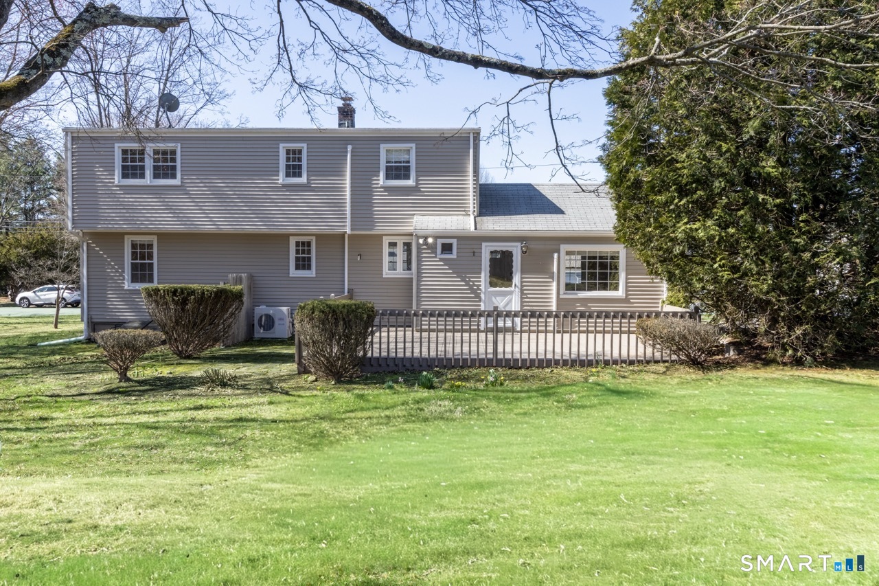 146 Warde Terrace Fairfield, CT 06825 - Photo 3 of 38