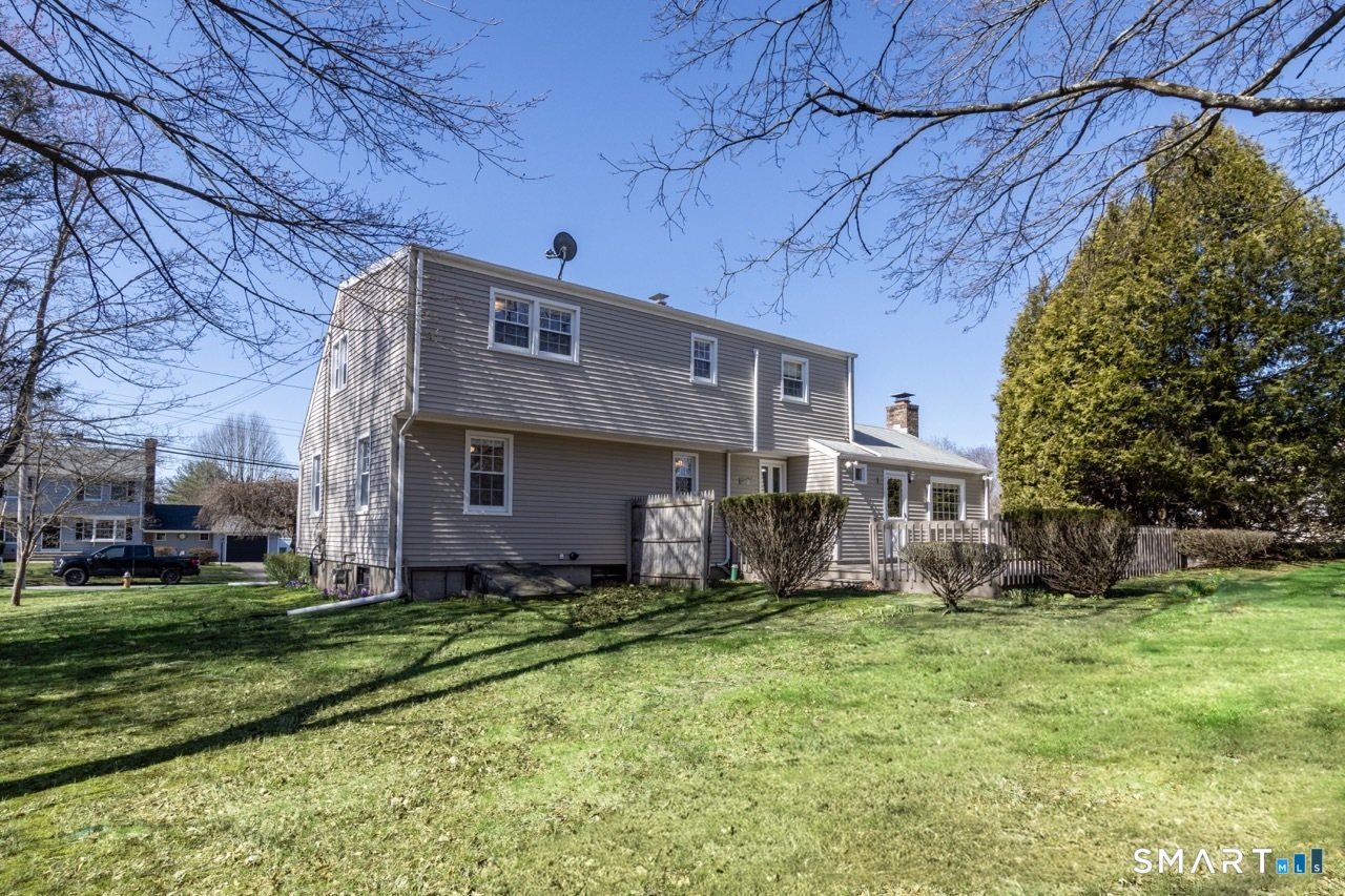 146 Warde Terrace Fairfield, CT 06825 - Photo 32 of 38