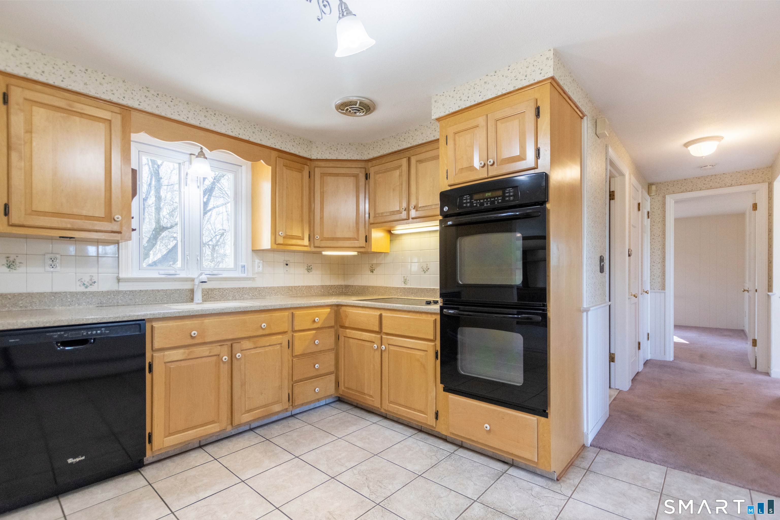 146 Warde Terrace Fairfield, CT 06825 - Photo 6 of 38