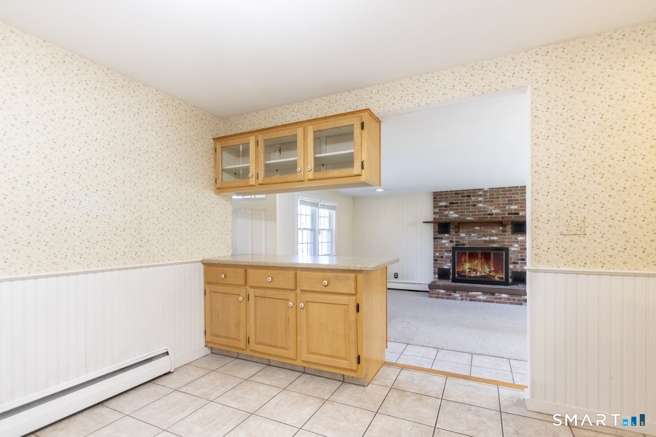 146 Warde Terrace Fairfield, CT 06825 - Photo 8 of 38