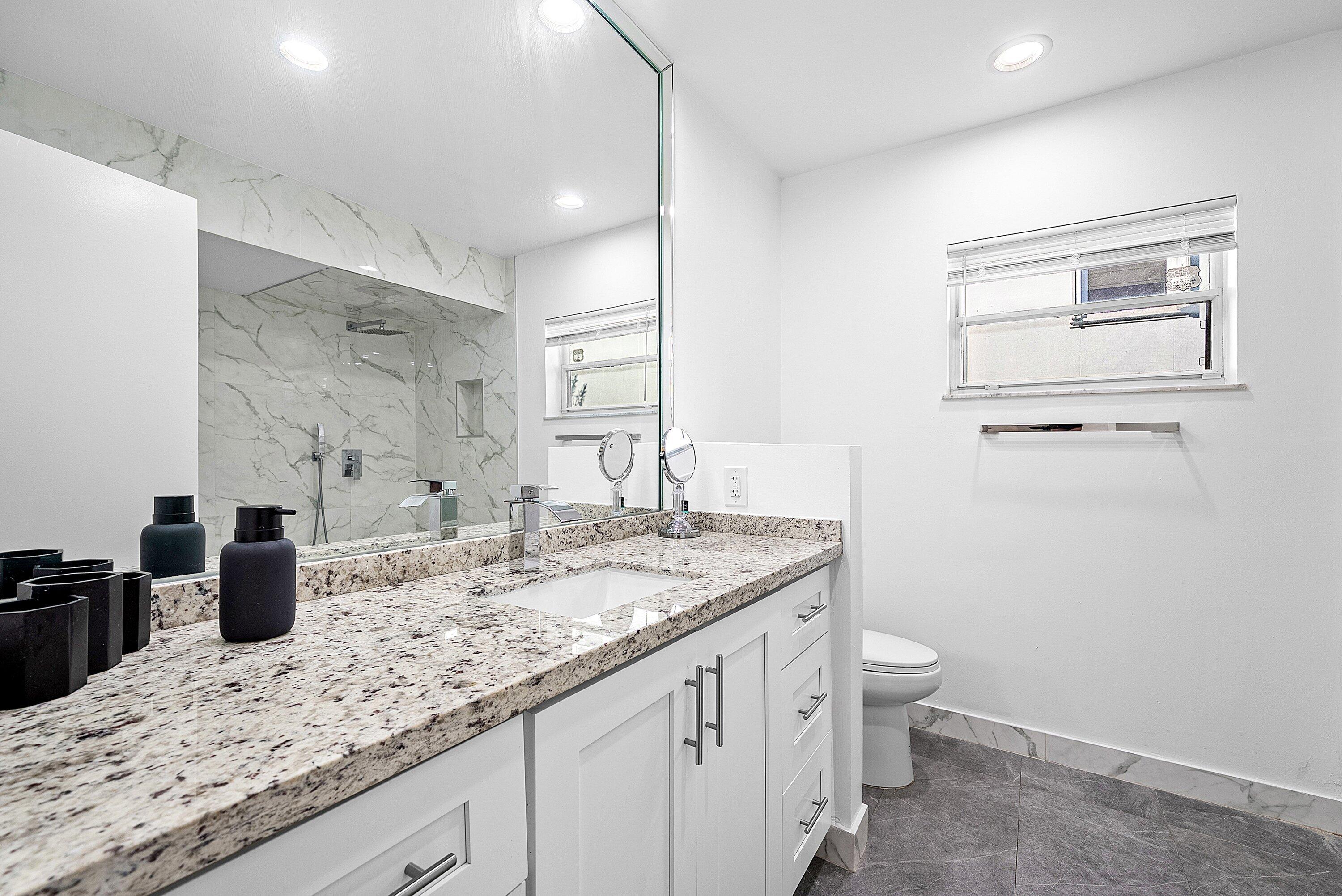 6165 Old Court Road, Unit 123 Boca Raton, FL 33433 - Photo 11 of 30 Master bathroom