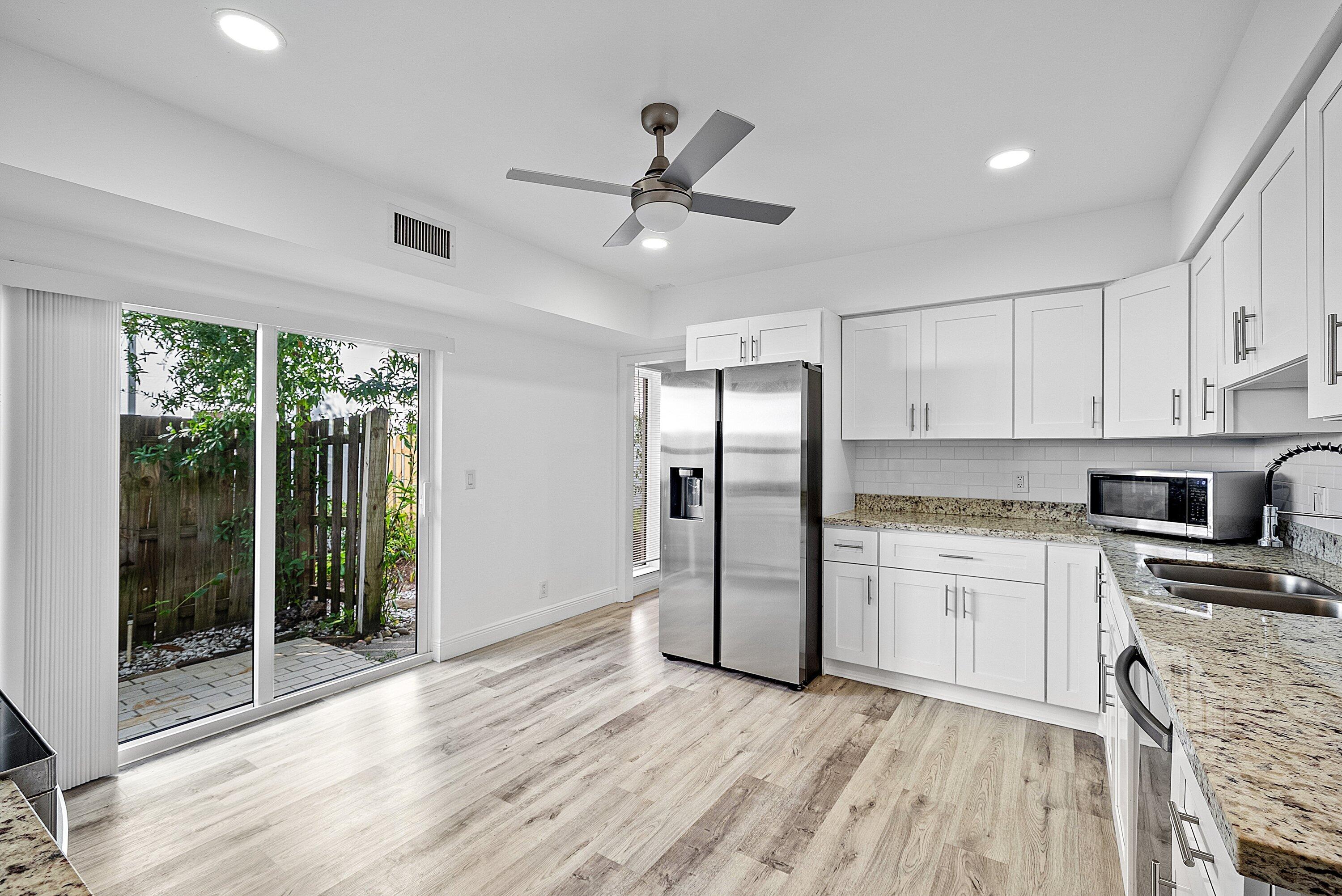 6165 Old Court Road, Unit 123 Boca Raton, FL 33433 - Photo 3 of 30 New fridge