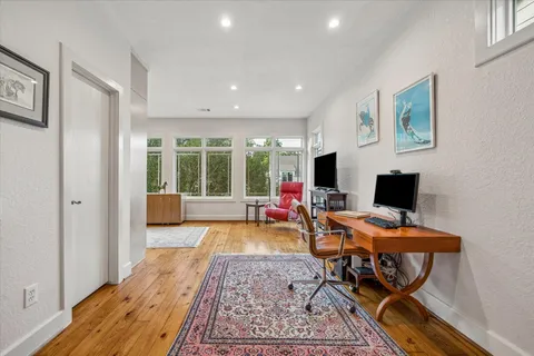 $850,000 | 706 East 12th Street, Houston, TX 77008