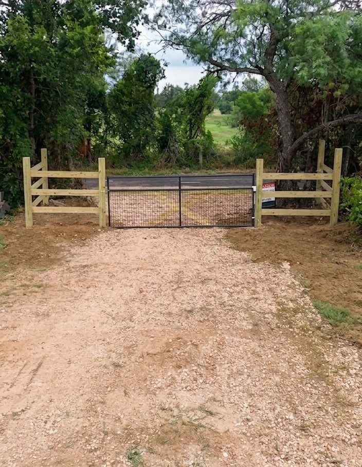 1026 Red Town Road Elgin, TX 78621 - Photo 5 of 11 Entry way will have a gate