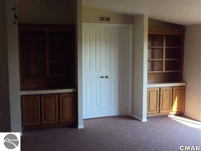 6386 East Blanchard Road Shepherd, MI 48883 - Photo 7 of 17 1769003-6.JPG