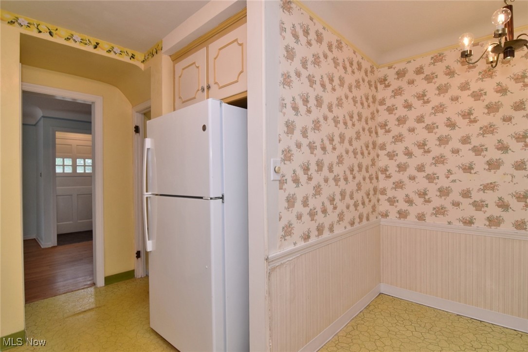 1062 Argonne Road Cleveland, OH 44121 - Photo 13 of 35 Gallery Image 13