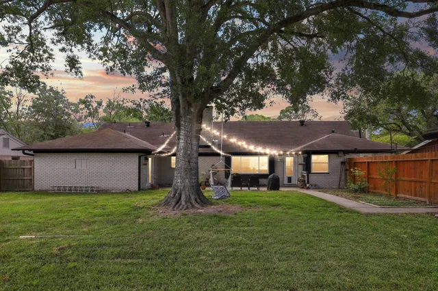 $399,999 | 5602 West Bellfort Boulevard, Houston, TX 77035