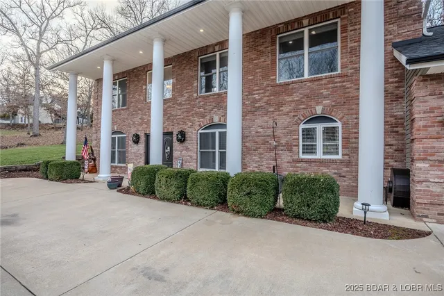 $700,000 | 149 Snead Circle, Lake Ozark, MO 65049