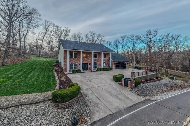 $700,000 | 149 Snead Circle, Lake Ozark, MO 65049