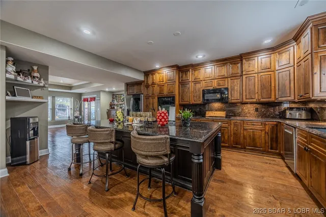 $700,000 | 149 Snead Circle, Lake Ozark, MO 65049