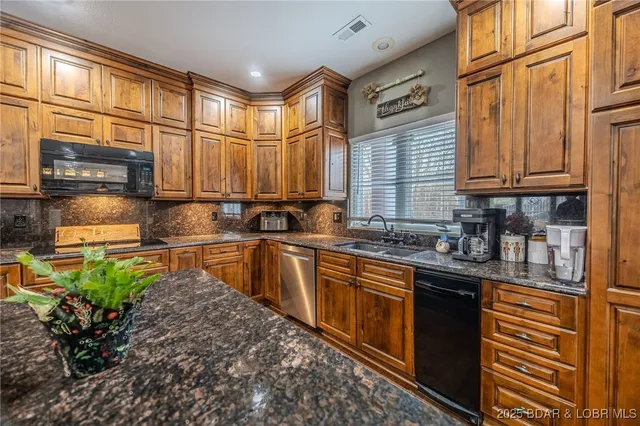 $700,000 | 149 Snead Circle, Lake Ozark, MO 65049