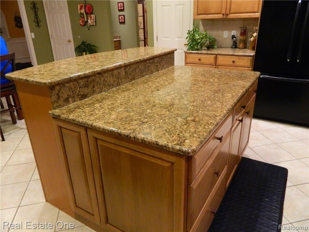1053 Seville Road Rochester Hills, MI 48309 - Photo 30 of 66