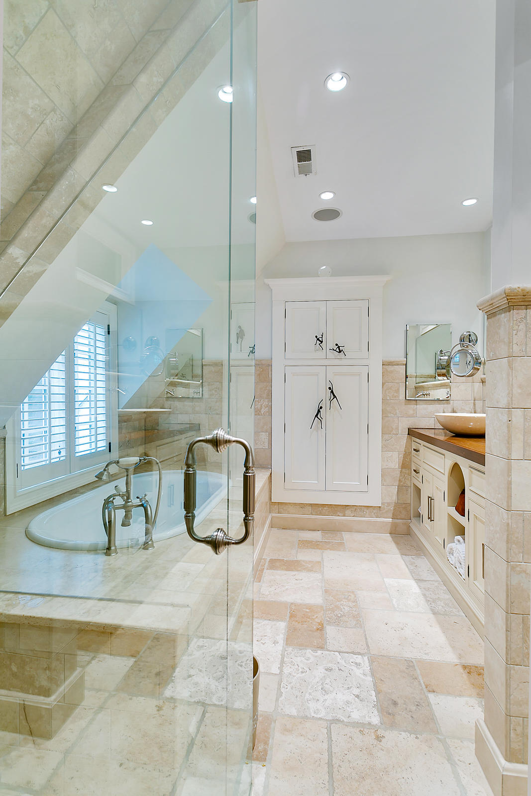 6 Woodley Road Darien, CT 06820 - Photo 21 of 37 a bathroom with a tub sink and mirror