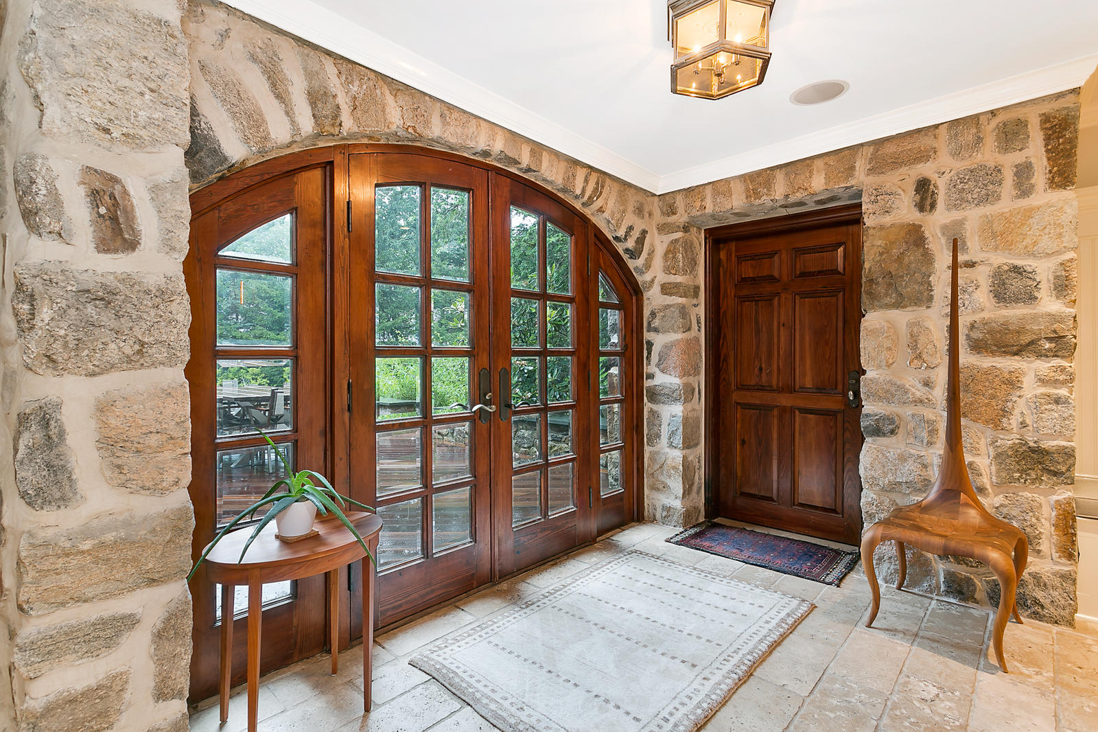 6 Woodley Road Darien, CT 06820 - Photo 28 of 37 a very nice looking room with a large window