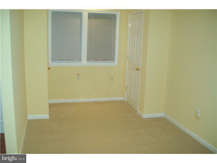 9427 Woodbridge Road Philadelphia, PA 19114 - Photo 22 of 23 Family Room