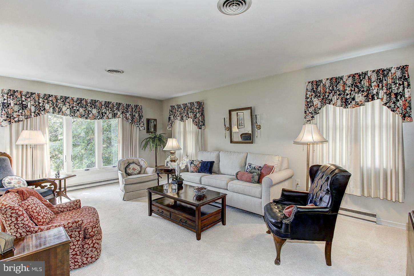 57 Ridge Road Westminster, MD 21157 - Photo 2 of 19 Living Room