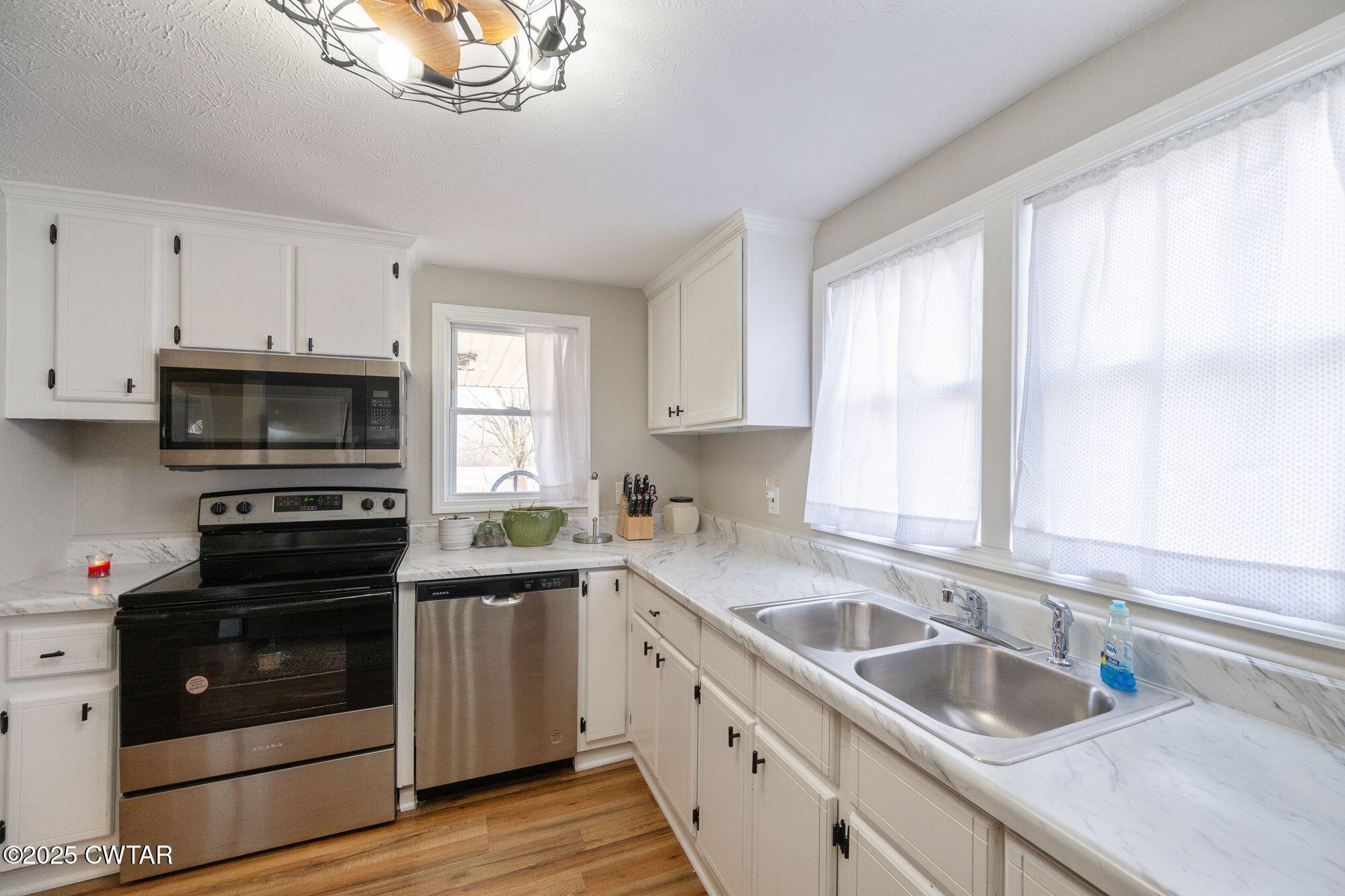 388 New Flanagan Road Lexington, TN 38351 - Photo 4 of 18 Kitchen
