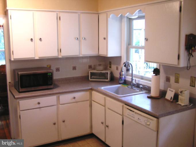 3285 Castleman Road Berryville, VA 22611 - Photo 14 of 15 Kitchen