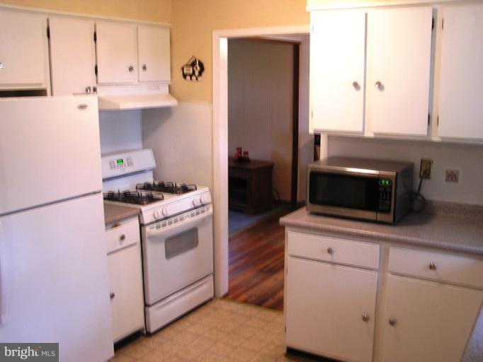 3285 Castleman Road Berryville, VA 22611 - Photo 3 of 15 Kitchen