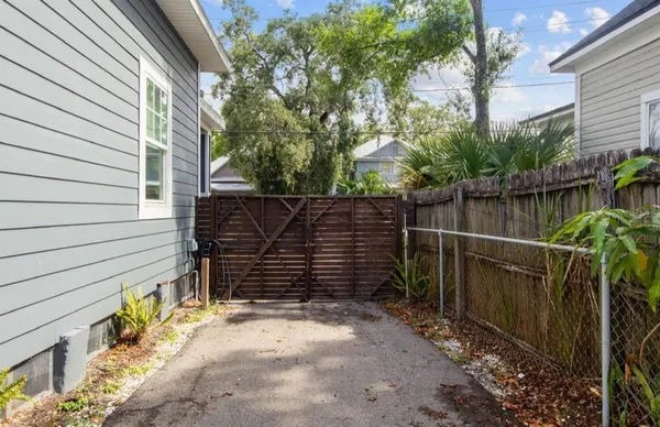 $3,500 | 2330 West St Louis Street, Tampa, FL 33607