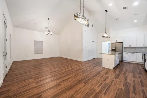 $3,500 | 2330 West St Louis Street, Tampa, FL 33607