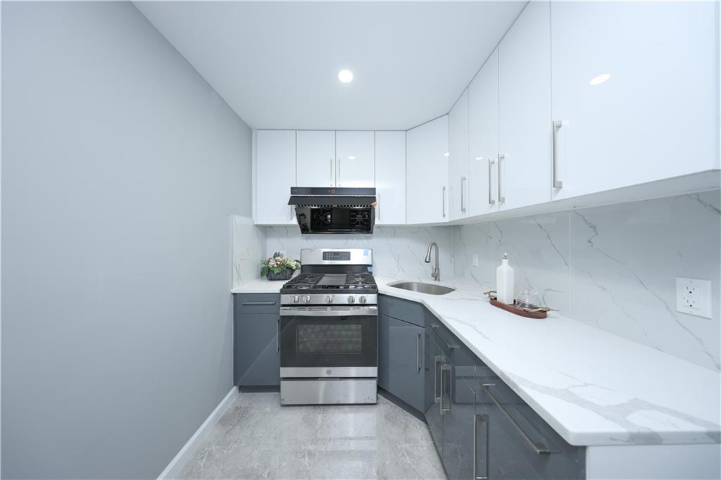 1725 68th Street, Unit 3R Brooklyn, NY 11204 - Photo 15 of 19