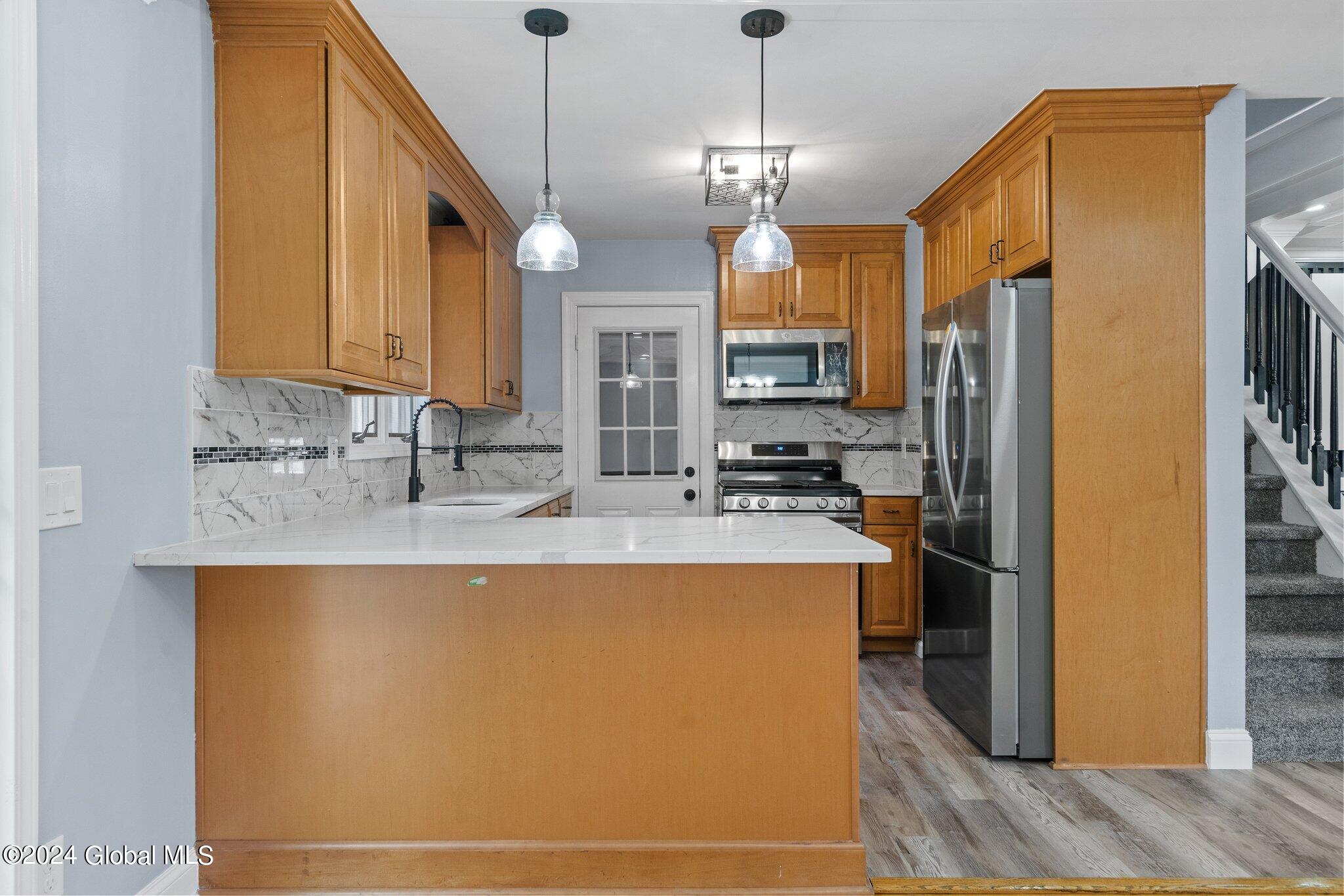 1031 Wavell Road Rotterdam, NY 12303 - Photo 13 of 47 21-web-or-mls-1031-wavell-rd