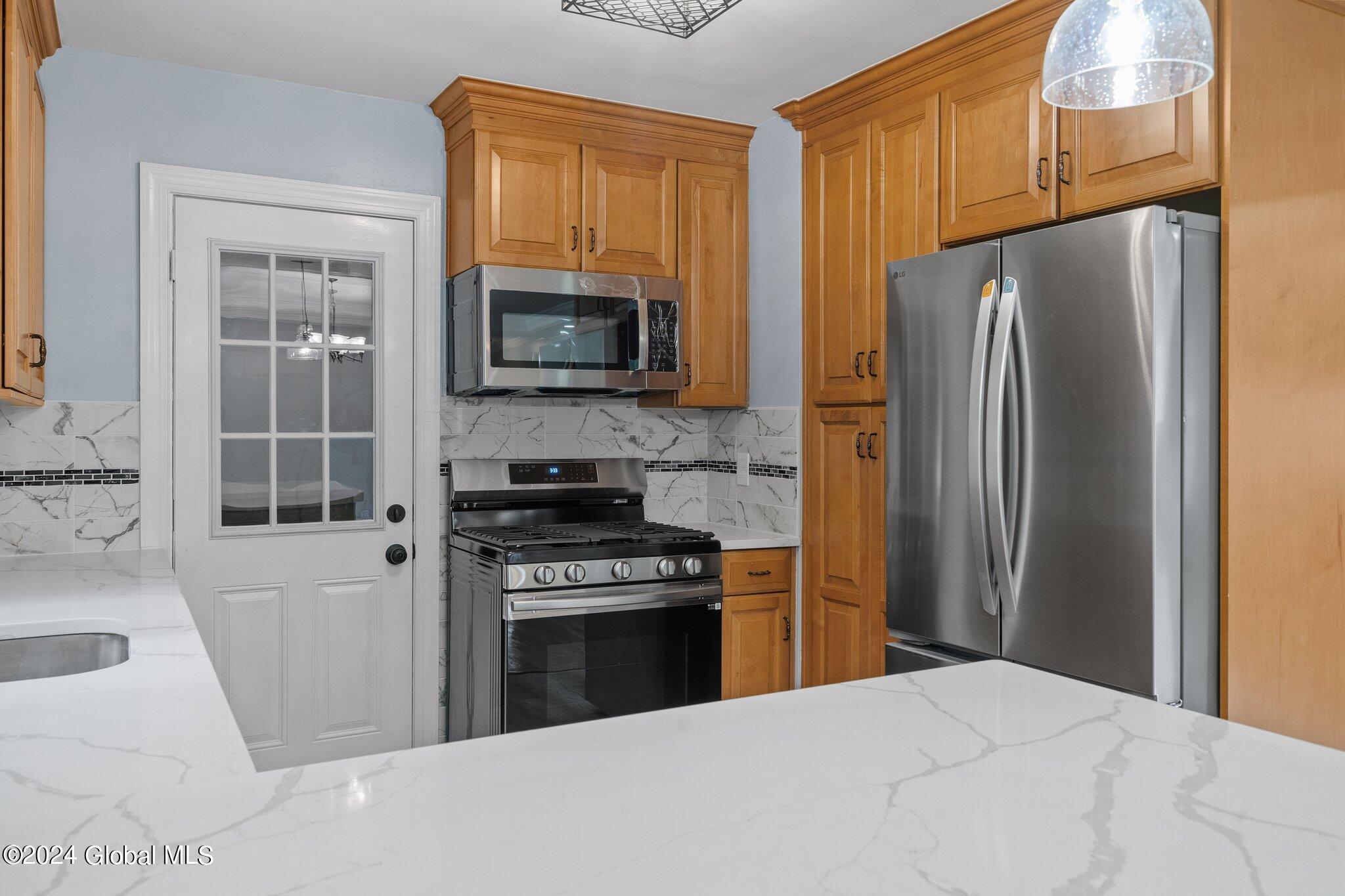 1031 Wavell Road Rotterdam, NY 12303 - Photo 16 of 47 25-web-or-mls-1031-wavell-rd