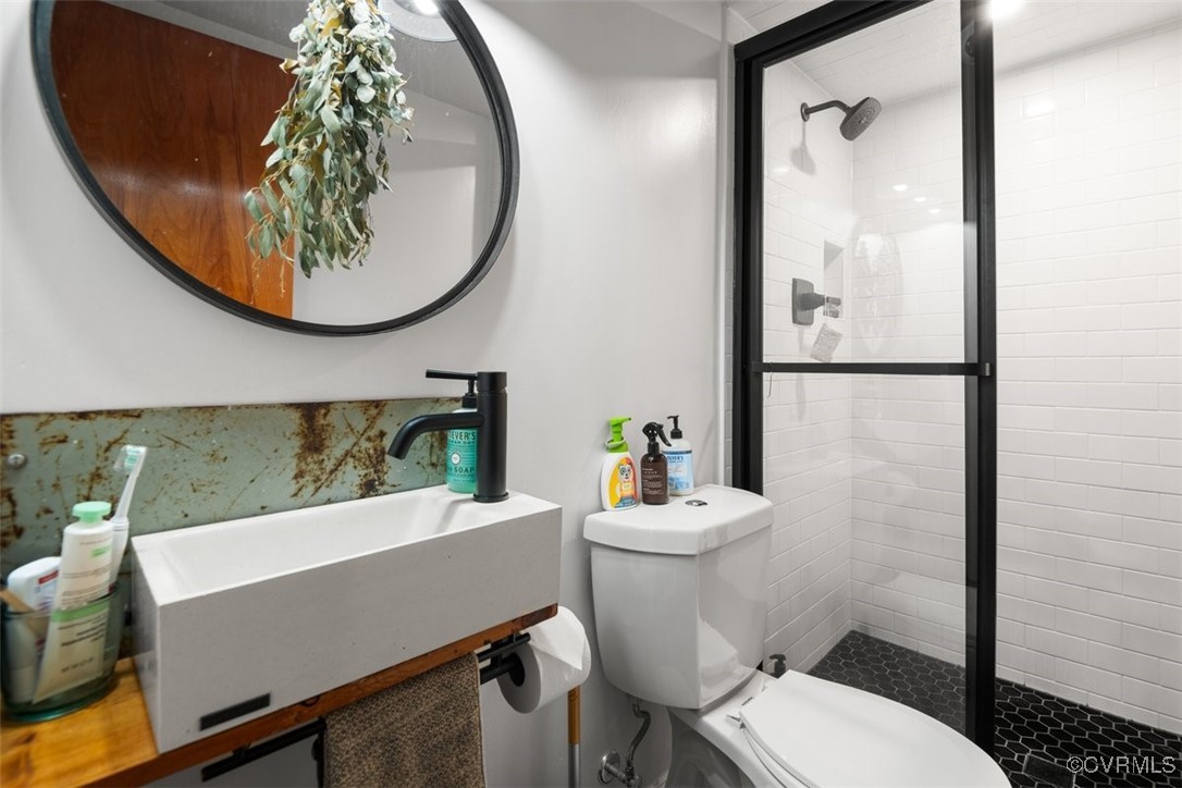 1126 Clauson Road Richmond, VA 23227 - Photo 31 of 37 Bathroom #2