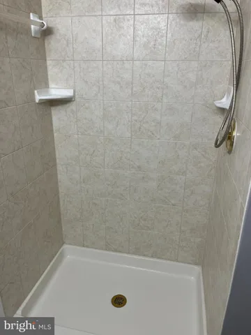 a bathroom with a tub