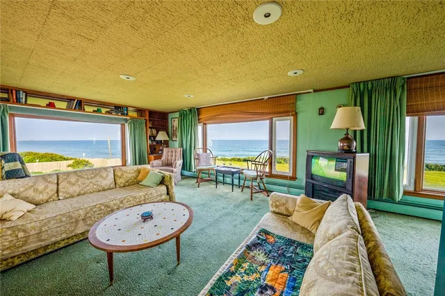 $5,500,000 | 2 Green Hill Avenue, South Kingstown, RI 02879