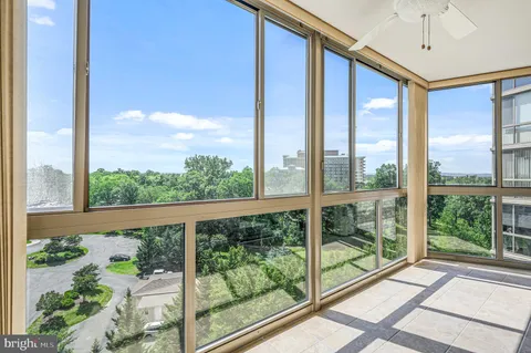 $495,000 | 19355 Cypress Ridge Terrace, Unit 802, Leesburg, VA 20176