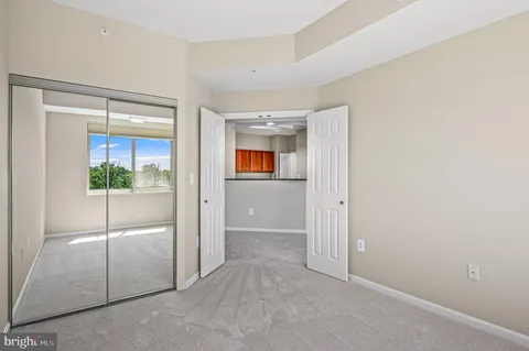$490,000 | 19355 Cypress Ridge Terrace, Unit 802, Leesburg, VA 20176