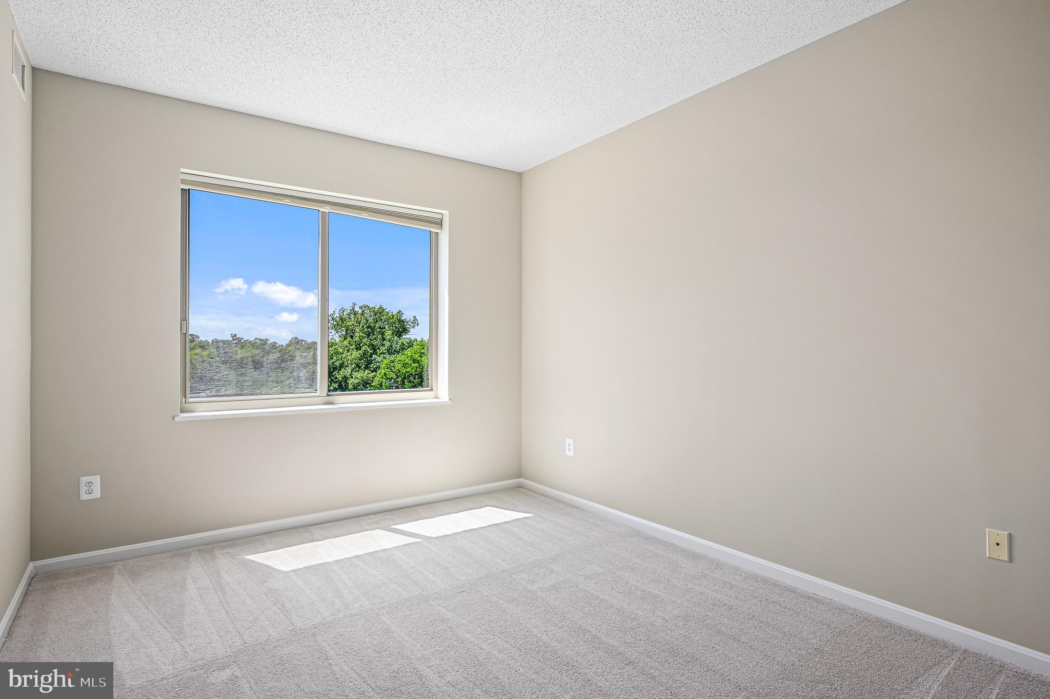 19355 Cypress Ridge Terrace, Unit 802 Leesburg, VA 20176 - Photo 13 of 45 2nd bedroom/study