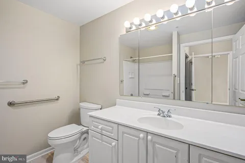 $490,000 | 19355 Cypress Ridge Terrace, Unit 802, Leesburg, VA 20176